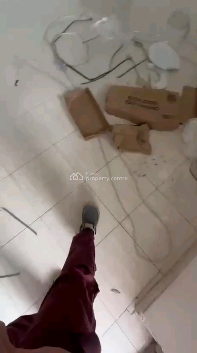 a Neatly Used and Standard 2 Bedroom Apartment, Upstairs, Off Ajayi Street, Onike, Yaba, Lagos, Flat / Apartment for Rent