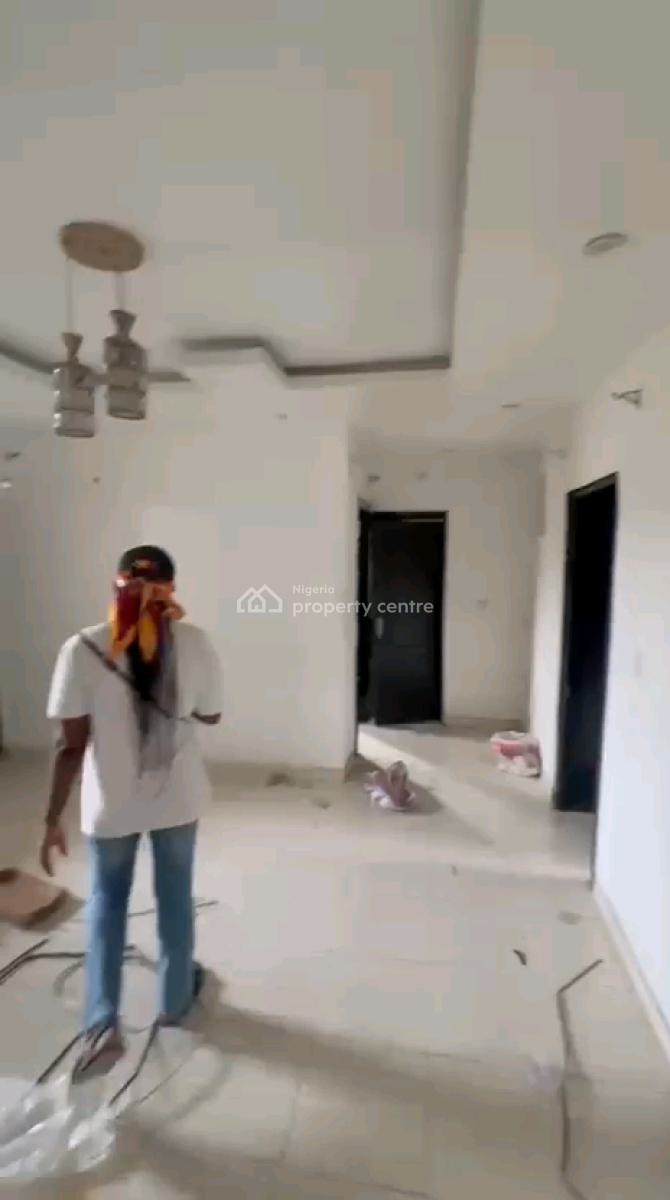 a Neatly Used and Standard 2 Bedroom Apartment, Upstairs, Off Ajayi Street, Onike, Yaba, Lagos, Flat / Apartment for Rent