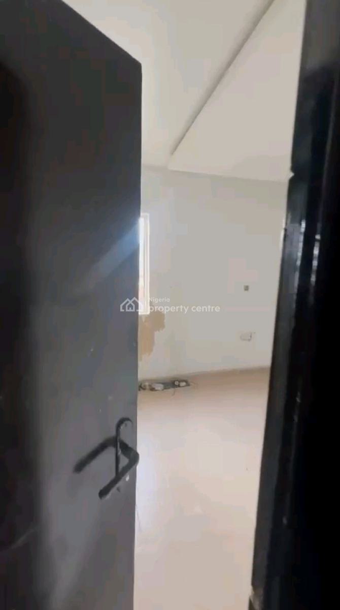 a Neatly Used and Standard 2 Bedroom Apartment, Upstairs, Off Ajayi Street, Onike, Yaba, Lagos, Flat / Apartment for Rent