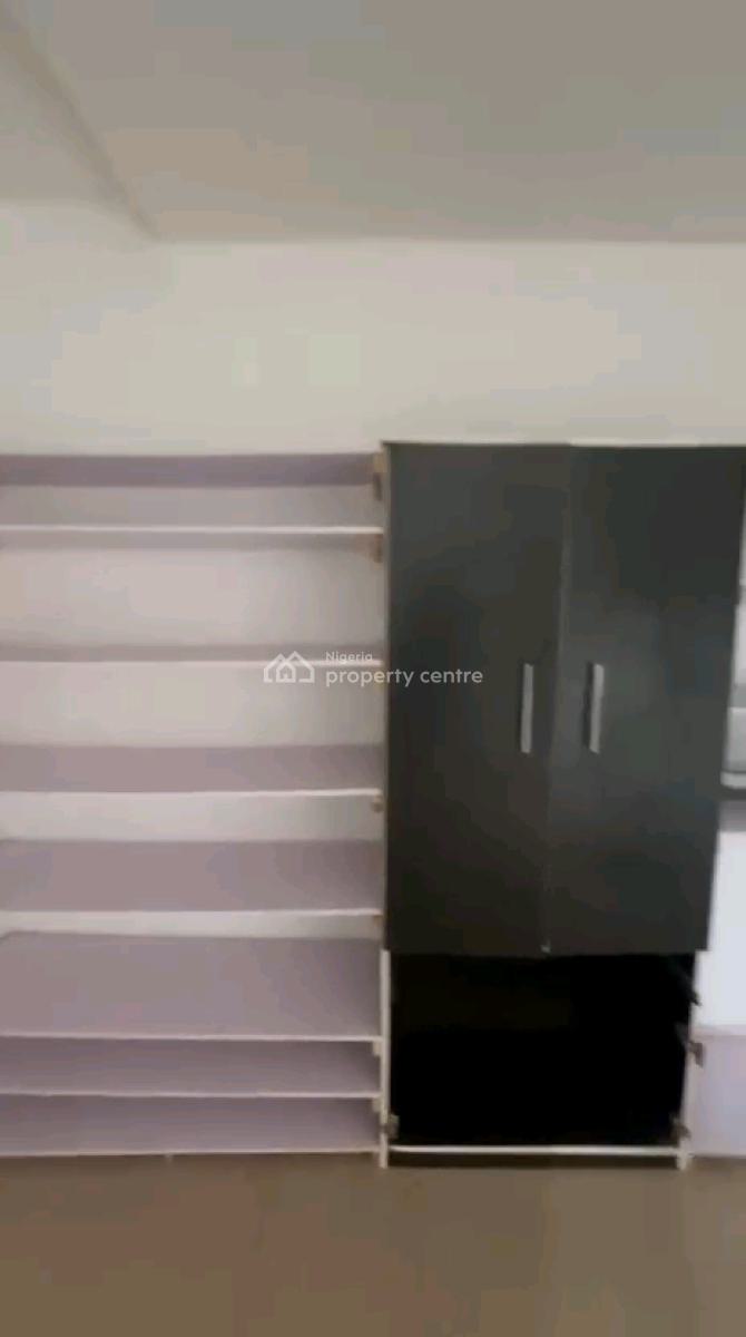 a Neatly Used and Standard 2 Bedroom Apartment, Upstairs, Off Ajayi Street, Onike, Yaba, Lagos, Flat / Apartment for Rent