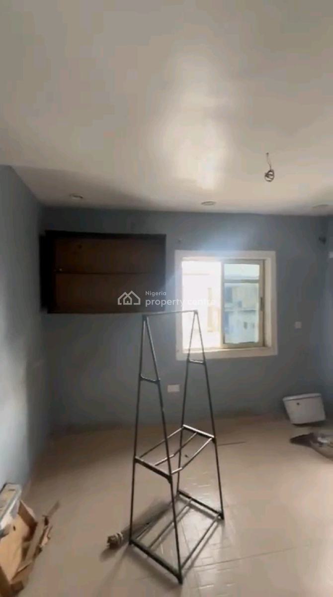 a Neatly Used and Standard 2 Bedroom Apartment, Upstairs, Off Ajayi Street, Onike, Yaba, Lagos, Flat / Apartment for Sale