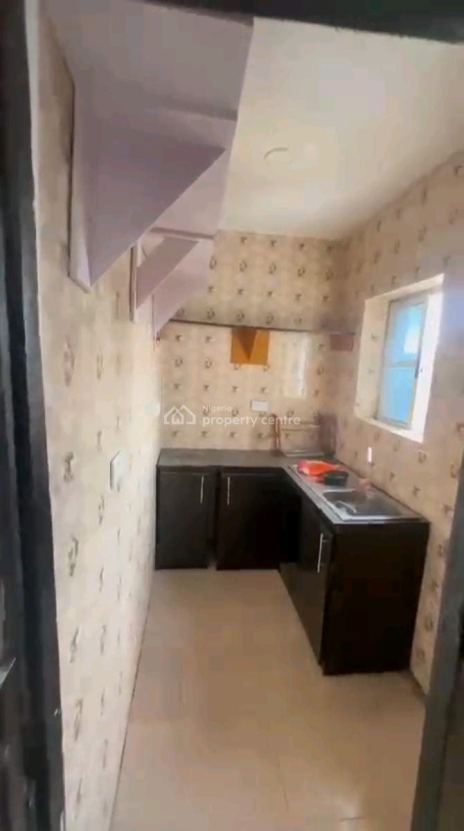 a Neatly Used and Standard 2 Bedroom Apartment, Upstairs, Off Ajayi Street, Onike, Yaba, Lagos, Flat / Apartment for Sale