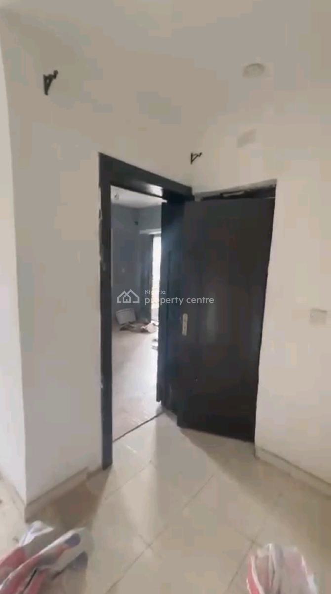 a Neatly Used and Standard 2 Bedroom Apartment, Upstairs, Off Ajayi Street, Onike, Yaba, Lagos, Flat / Apartment for Sale