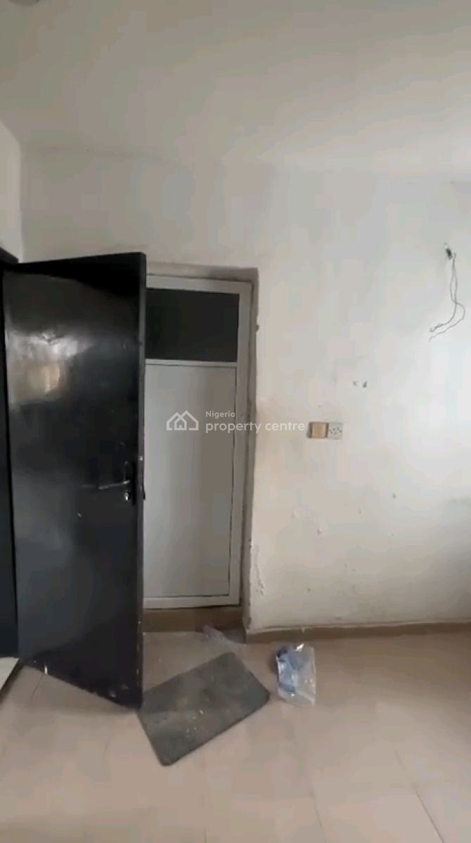 a Neatly Used and Standard 2 Bedroom Apartment, Upstairs, Off Ajayi Street, Onike, Yaba, Lagos, Flat / Apartment for Sale