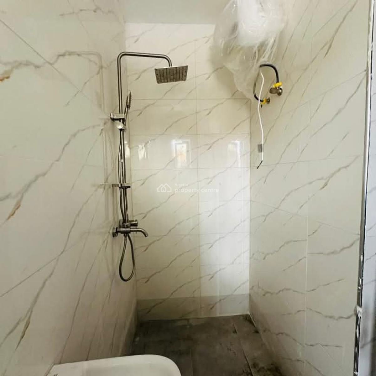 Beautifully Built 3 Bedroom Apartment, Gbagada, Lagos, Flat / Apartment for Sale