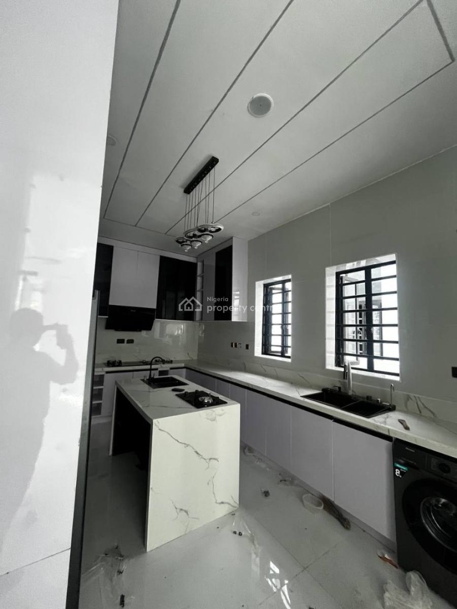 5 Bedroom Detached House with Bq, Second Toll Gate, Lekki Phase 2, Lekki, Lagos, Detached Duplex for Sale