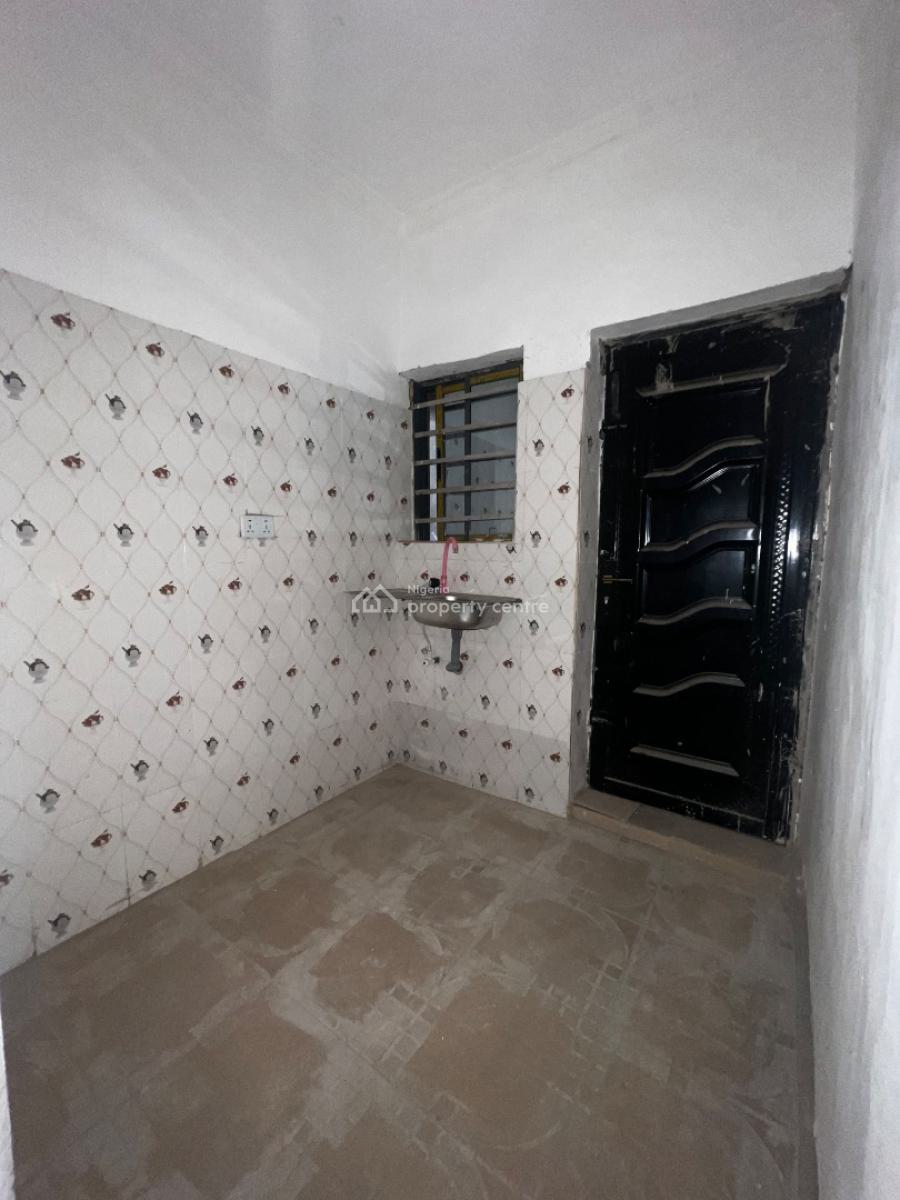 1 Bedroom Apartment, Ladilak, Shomolu, Pedro, Gbagada, Lagos, Mini Flat (room and Parlour) for Sale