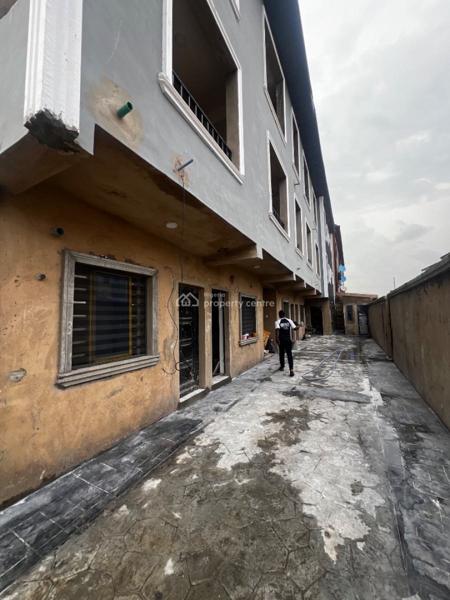 1 Bedroom Apartment, Ladilak, Shomolu, Pedro, Gbagada, Lagos, Mini Flat (room and Parlour) for Sale