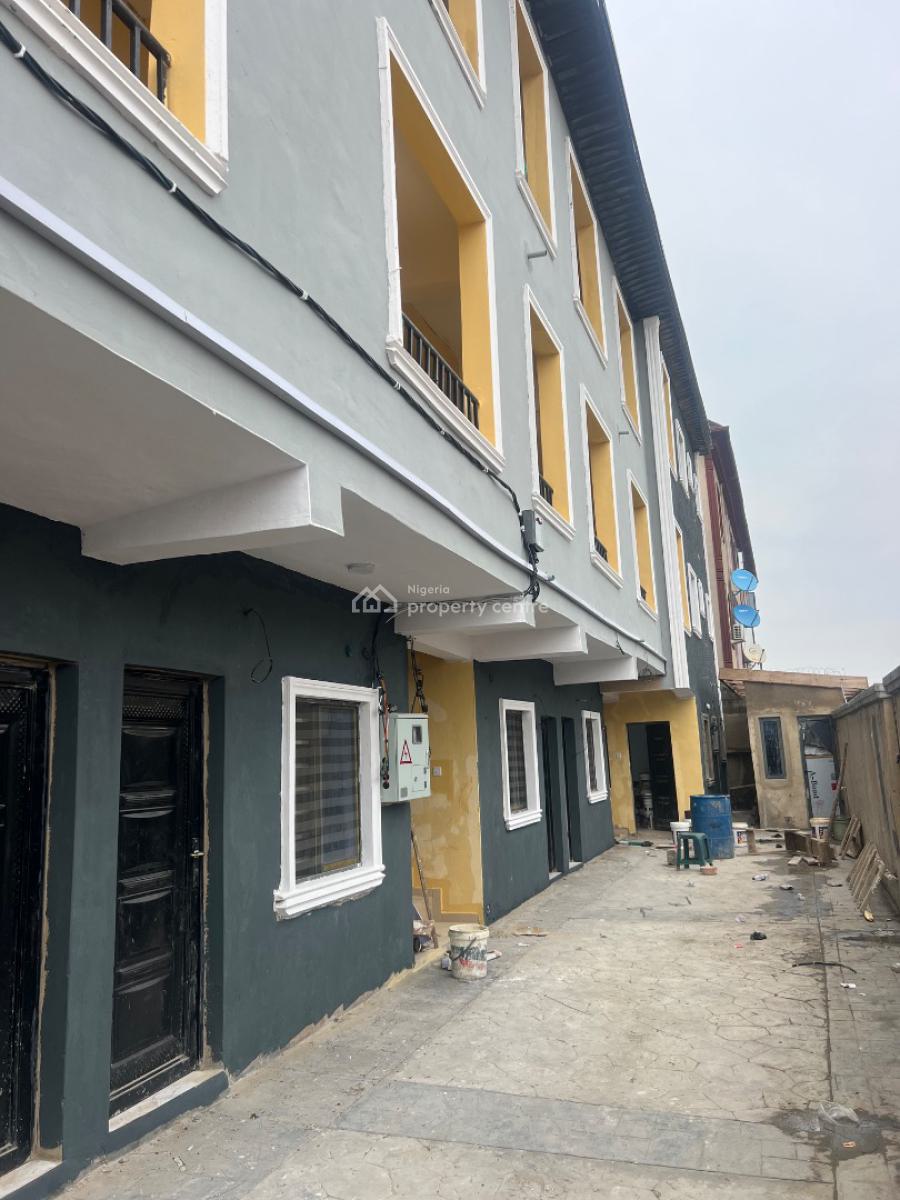 1 Bedroom Apartment, Ladilak, Shomolu, Pedro, Gbagada, Lagos, Mini Flat (room and Parlour) for Sale