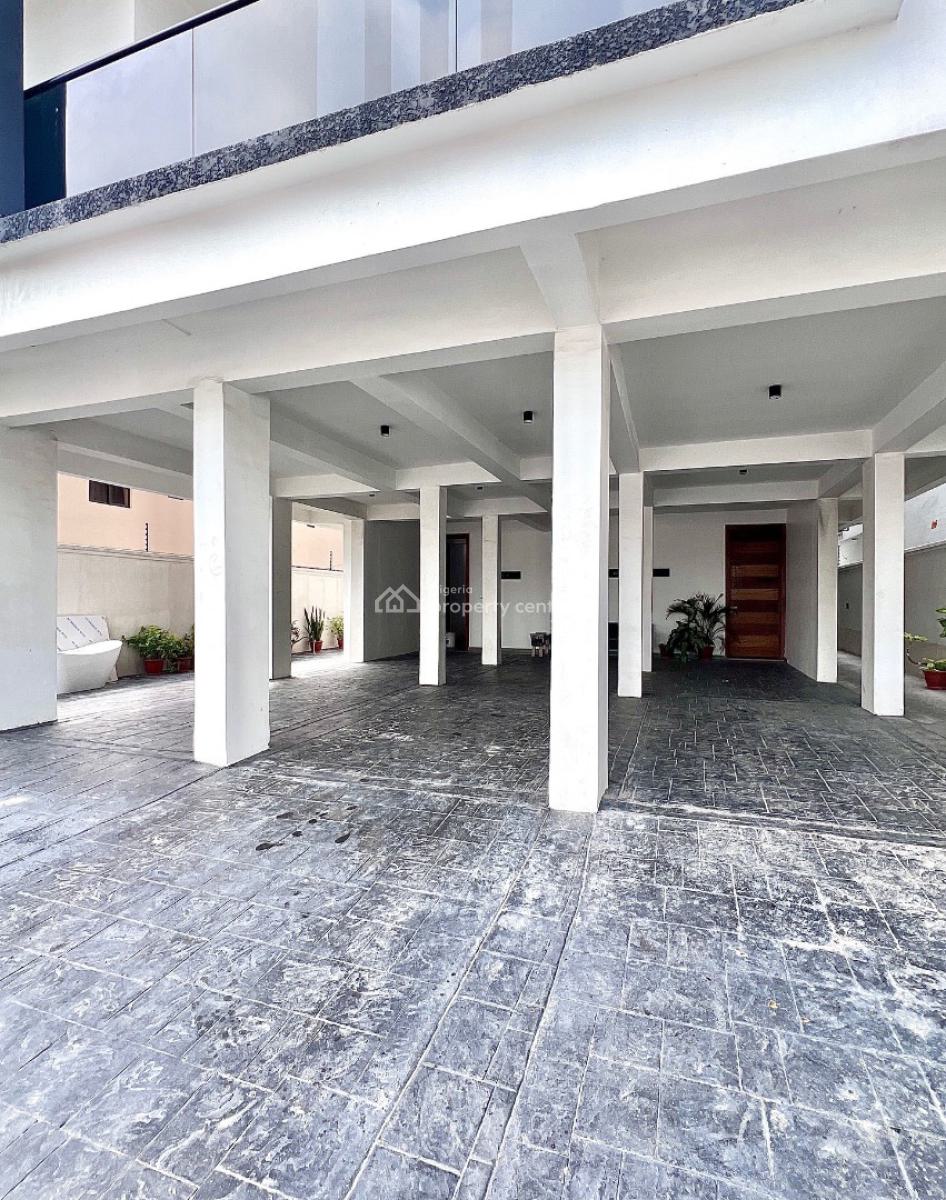 Fully Serviced 3 Bedroom Apartment with Bq, Lekki Phase 1, Lekki, Lagos, Block of Flats for Sale