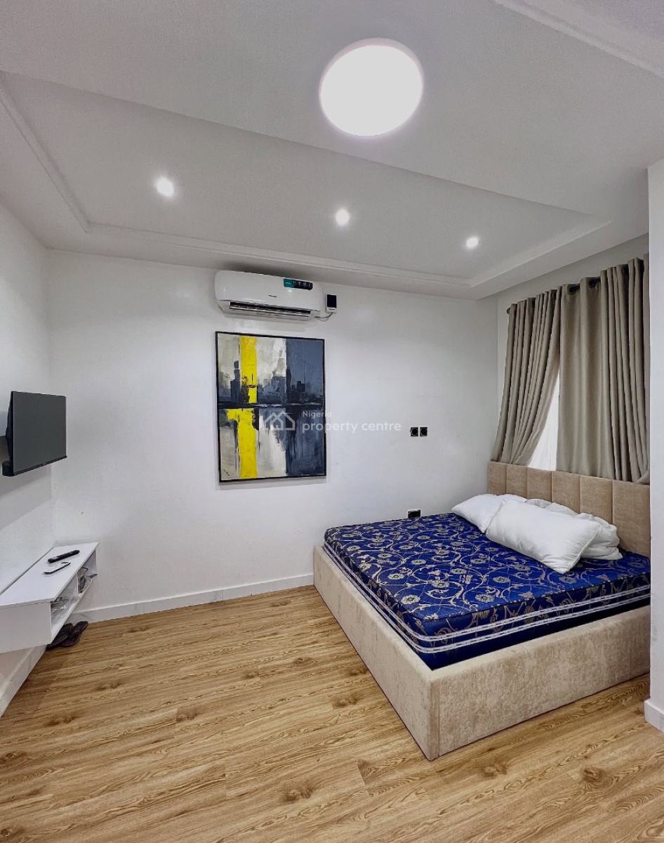 Fully Serviced 3 Bedroom Apartment with Bq, Lekki Phase 1, Lekki, Lagos, Block of Flats for Sale