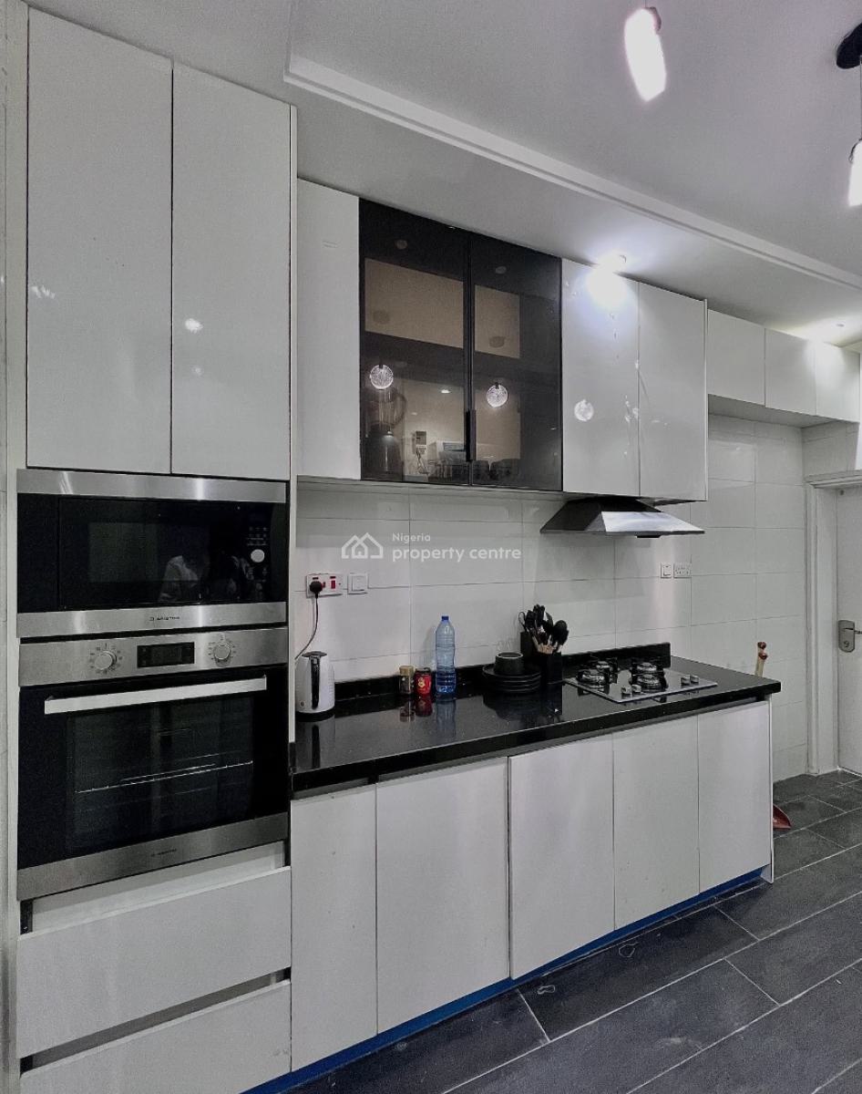 Fully Serviced 3 Bedroom Apartment with Bq, Lekki Phase 1, Lekki, Lagos, Block of Flats for Sale