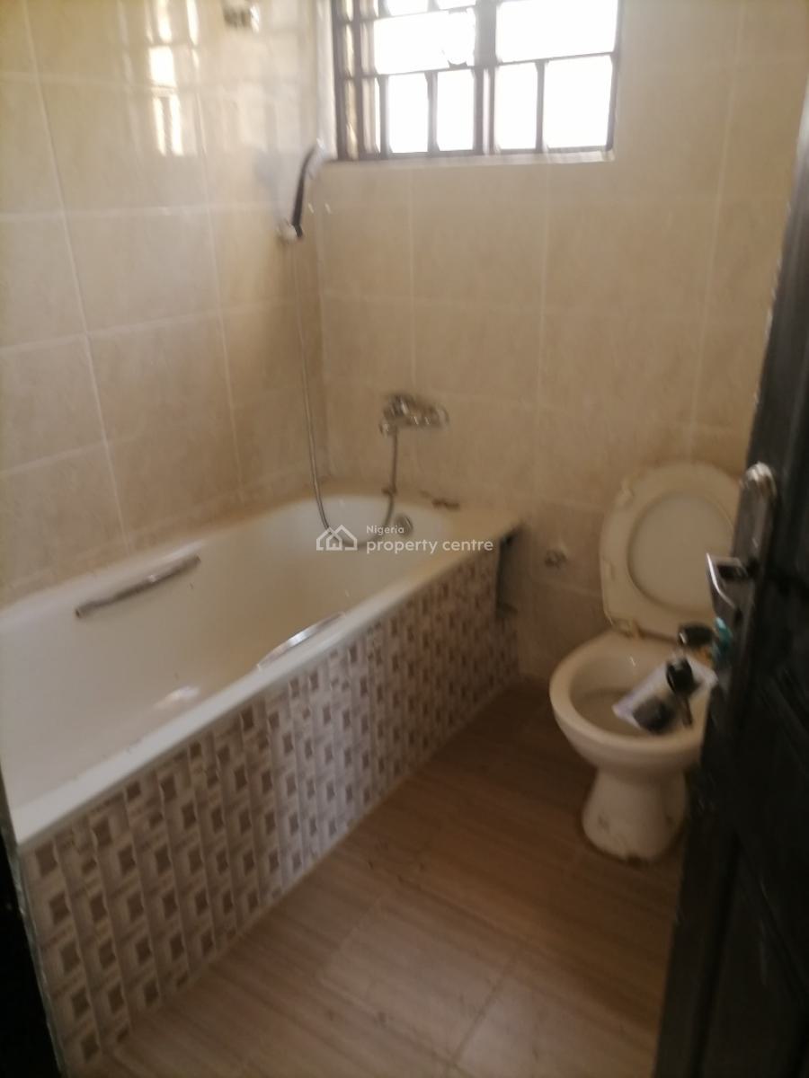 Neatly Finished & Well-renovated 4-bedroom Semi-detached Duplex, 5th Avenue, Gwarinpa, Abuja, Semi-detached Duplex for Rent