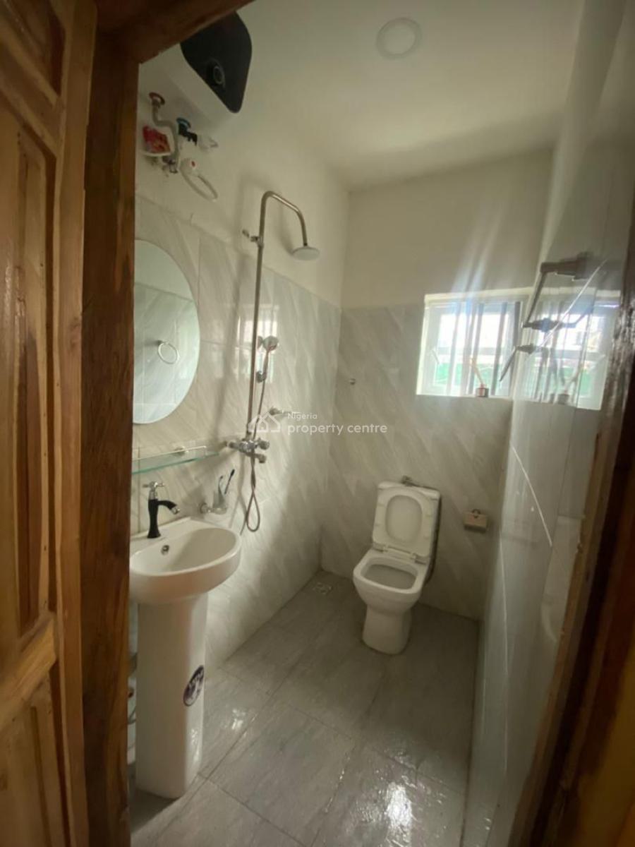 Massive 3 Bedrooms Flat, Otunla Road, Bogije, Ibeju Lekki, Lagos, Flat / Apartment for Rent