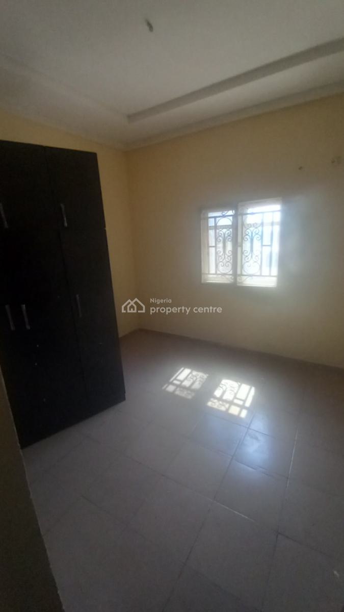 Standard 2 Bedrooms Flat with 3 Toilets, Dawaki, Gwarinpa, Abuja, Flat / Apartment for Rent
