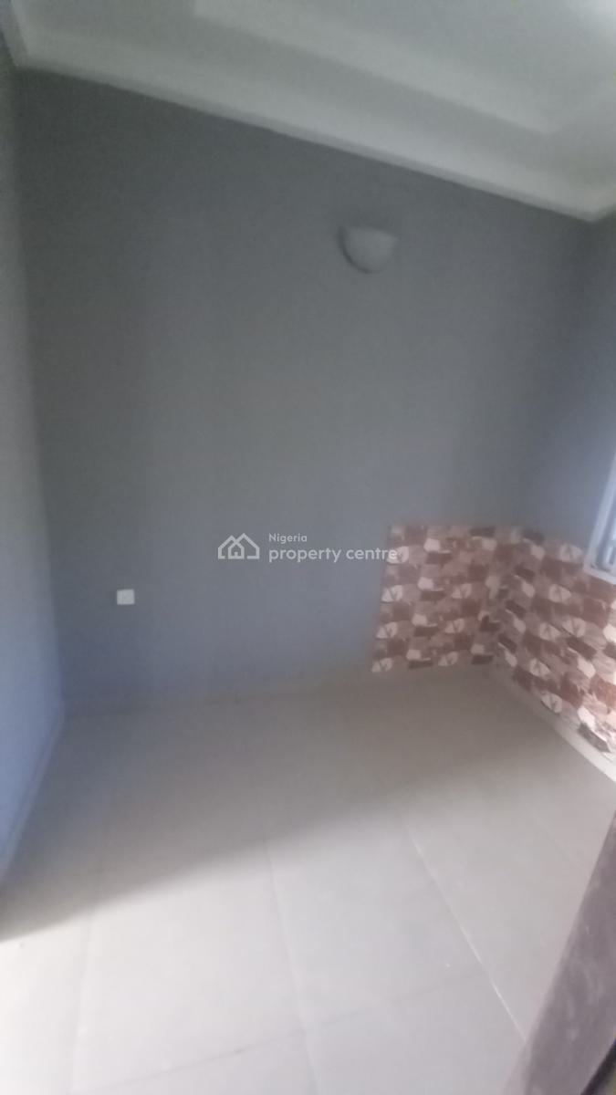 Standard 2 Bedrooms Flat with 3 Toilets, Dawaki, Gwarinpa, Abuja, Flat / Apartment for Rent