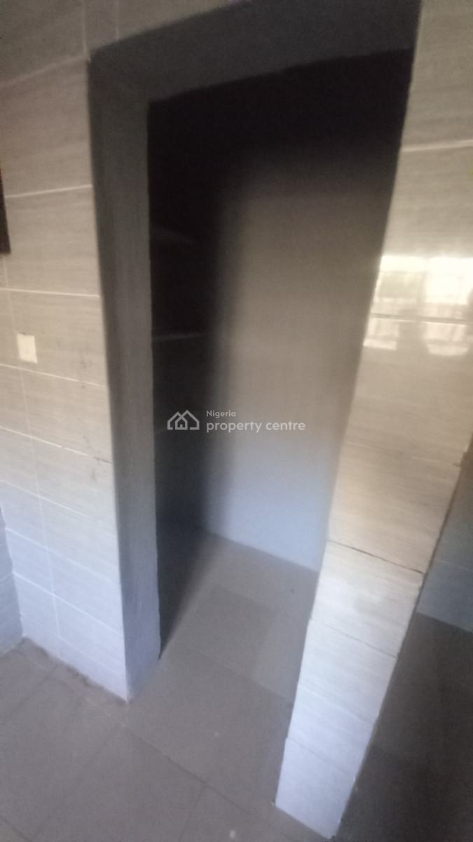 Standard 2 Bedrooms Flat with 3 Toilets, Dawaki, Gwarinpa, Abuja, Flat / Apartment for Rent