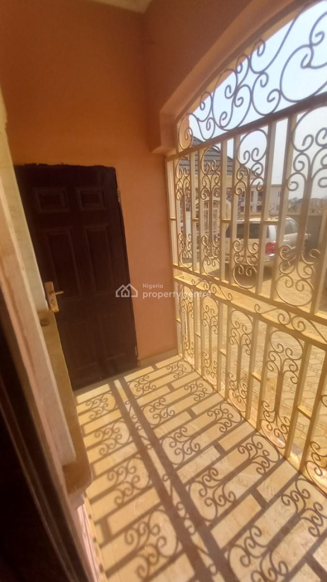 Standard 2 Bedrooms Flat with 3 Toilets, Dawaki, Gwarinpa, Abuja, Flat / Apartment for Rent