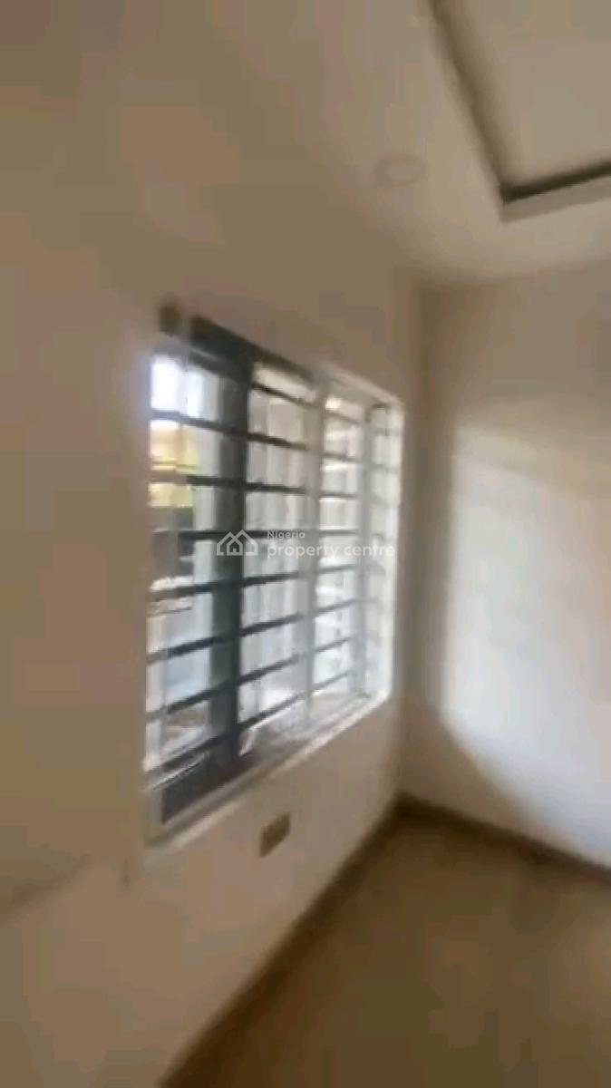 Standard 3 Bedroom Ground Floor with Personal Prepaid, Off Herbert Macauley Way, Alagomeji, Yaba, Lagos, Flat / Apartment for Rent
