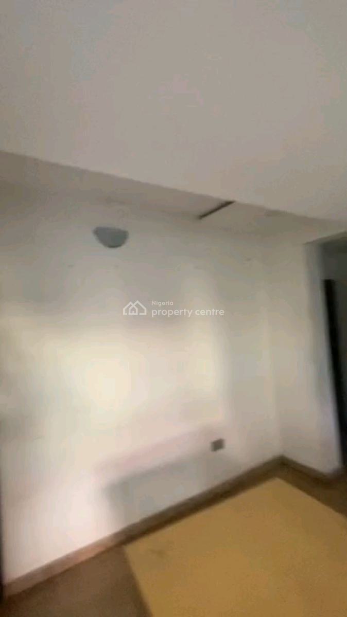 Standard 3 Bedroom Ground Floor with Personal Prepaid, Off Herbert Macauley Way, Alagomeji, Yaba, Lagos, Flat / Apartment for Rent