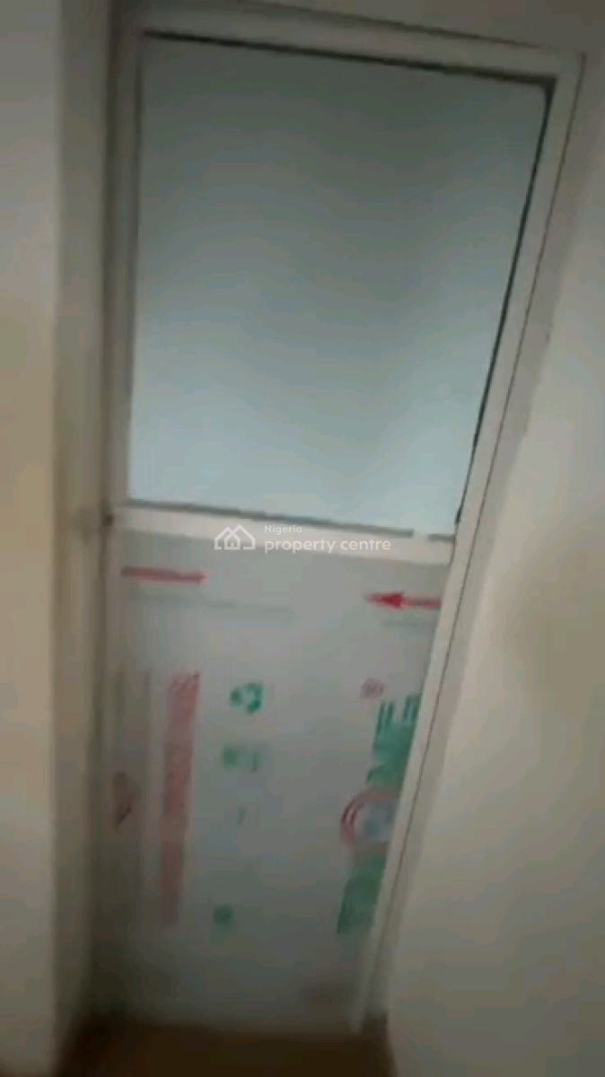 Standard 3 Bedroom Ground Floor with Personal Prepaid, Off Herbert Macauley Way, Alagomeji, Yaba, Lagos, Flat / Apartment for Rent