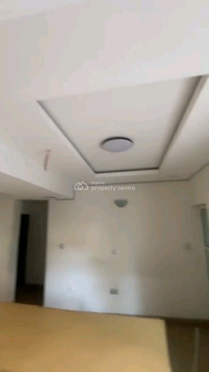 Standard 3 Bedroom Ground Floor with Personal Prepaid, Off Herbert Macauley Way, Alagomeji, Yaba, Lagos, Flat / Apartment for Rent