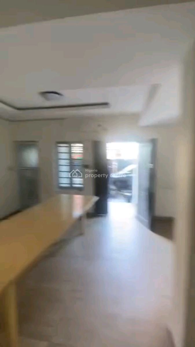 Standard 3 Bedroom Ground Floor with Personal Prepaid, Off Herbert Macauley Way, Alagomeji, Yaba, Lagos, Flat / Apartment for Rent