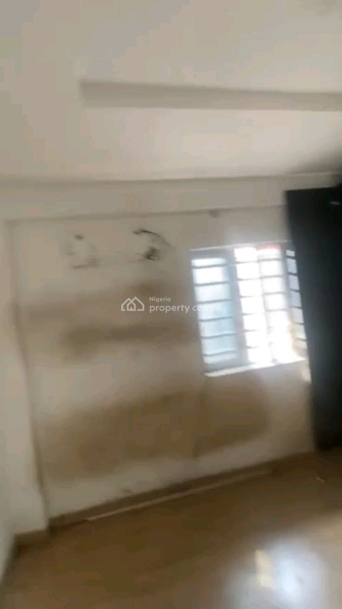 Standard 3 Bedroom Ground Floor with Personal Prepaid, Off Herbert Macauley Way, Alagomeji, Yaba, Lagos, Flat / Apartment for Rent