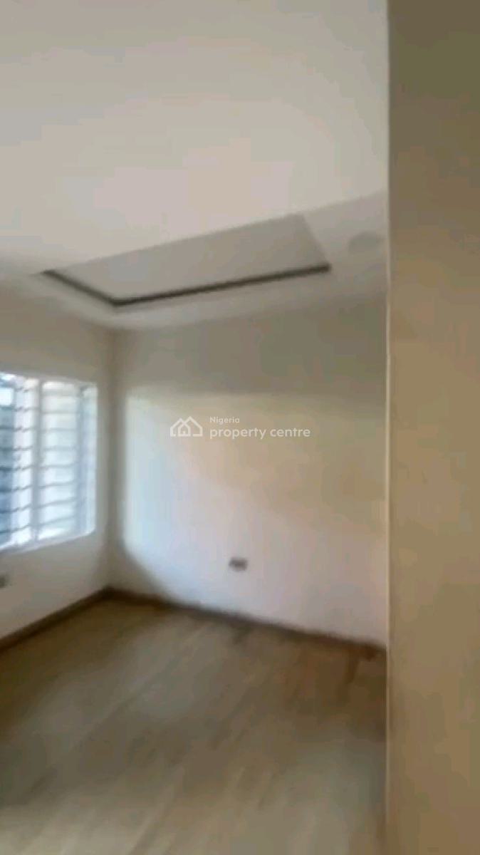 Standard 3 Bedroom Ground Floor with Personal Prepaid, Off Herbert Macauley Way, Alagomeji, Yaba, Lagos, Flat / Apartment for Rent
