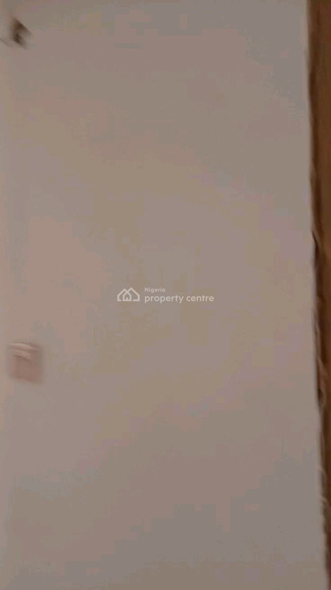 Standard 2 Bedroom Flat, Adekunle, Yaba, Lagos, Flat / Apartment for Rent