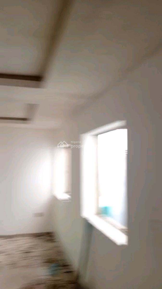 Standard 2 Bedroom Flat, Adekunle, Yaba, Lagos, Flat / Apartment for Rent