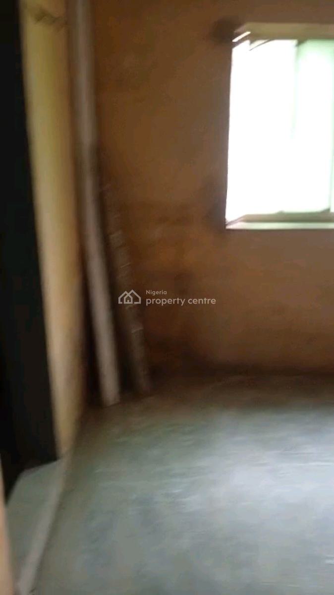 Standard 2 Bedroom Flat, Adekunle, Yaba, Lagos, Flat / Apartment for Rent