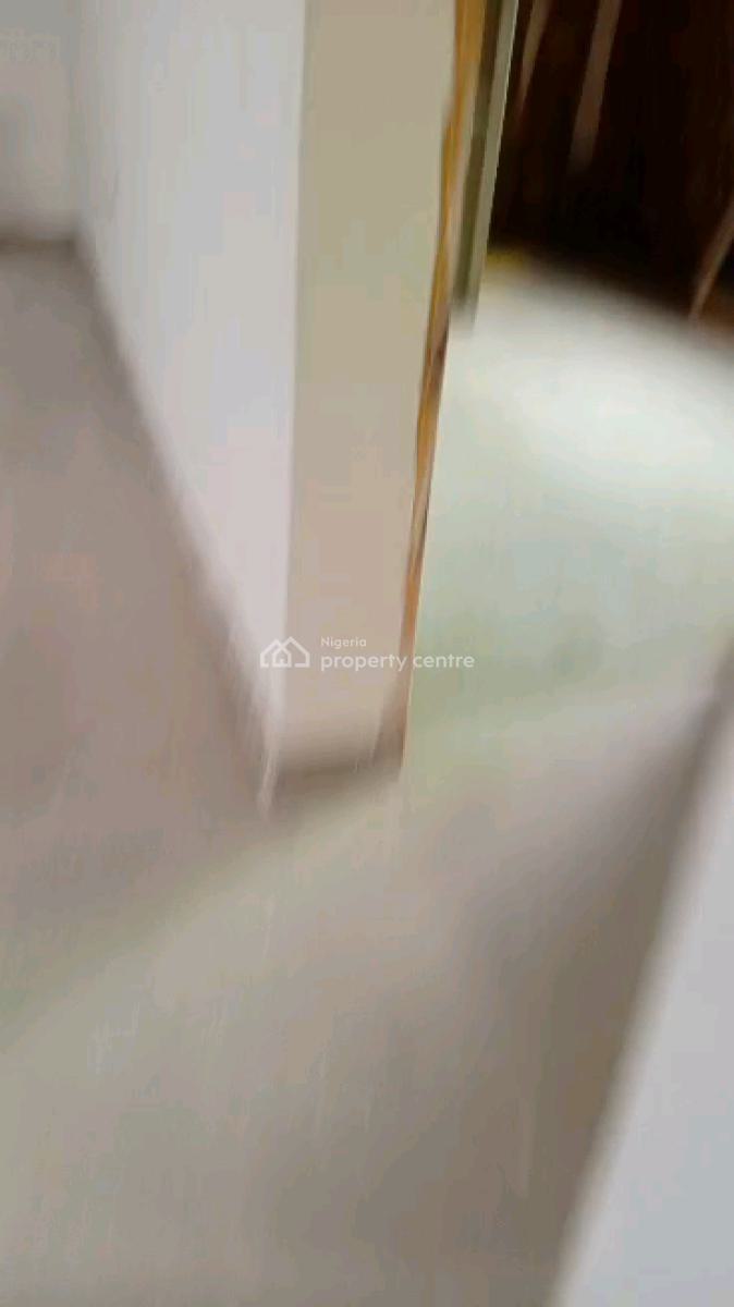 Standard 2 Bedroom Flat, Adekunle, Yaba, Lagos, Flat / Apartment for Rent