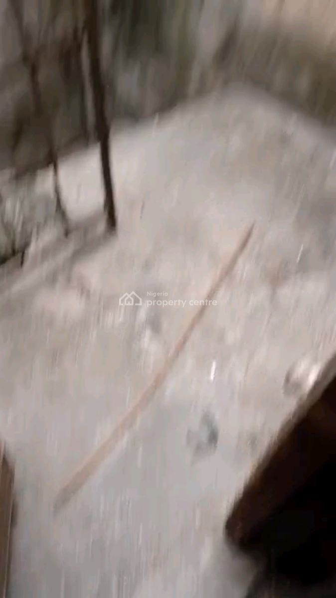 Standard 2 Bedroom Flat, Adekunle, Yaba, Lagos, Flat / Apartment for Rent