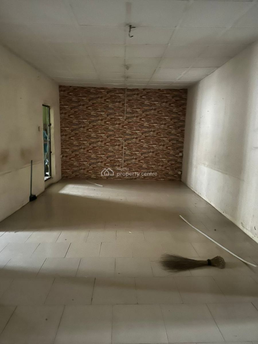 Newly Renovated Block of 3bedroom and 2bedrooms Flat, Ori-oke, Ogudu, Lagos, Flat / Apartment for Rent