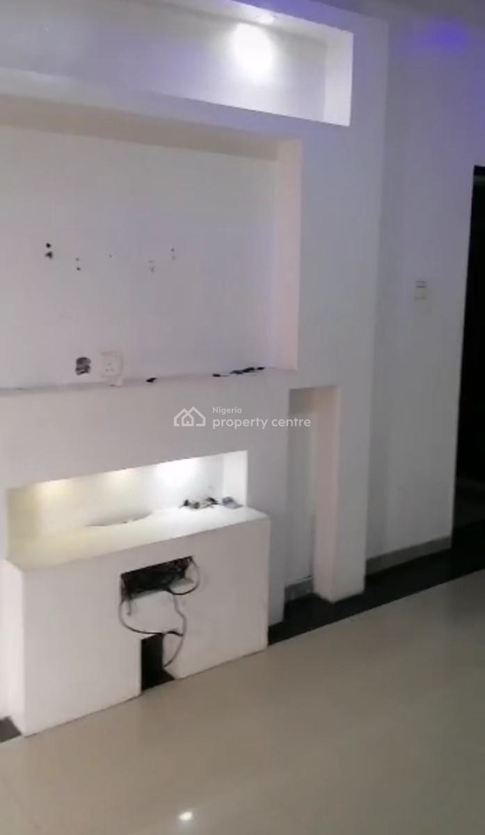 Clean 3 Bedroom Flat with Wardrobe Video Available, Gra Phase 1, Magodo, Lagos, Flat / Apartment for Rent