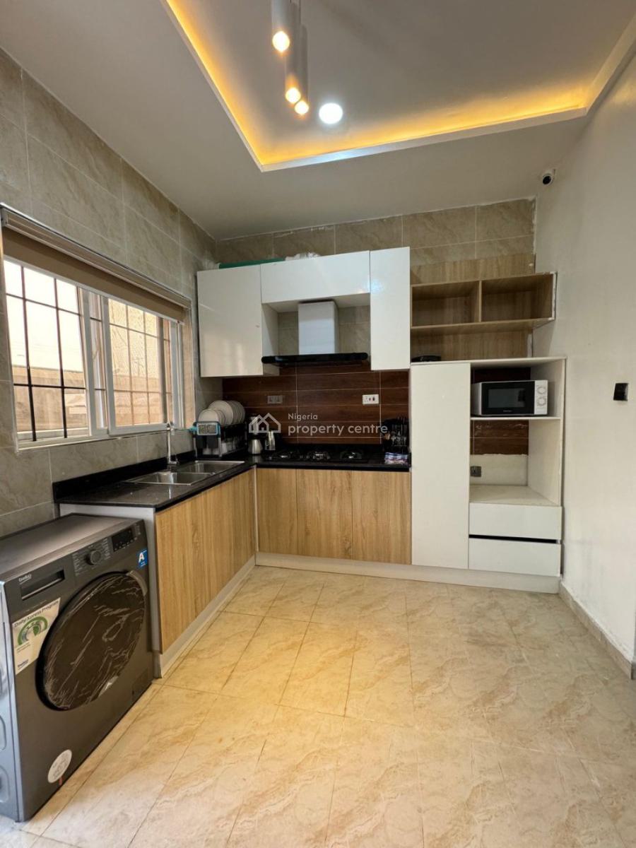 Cozy Three Bedroom Apartment, Haris Drive V.g.c, Victoria Island (vi), Lagos, Mini Flat (room and Parlour) Short Let