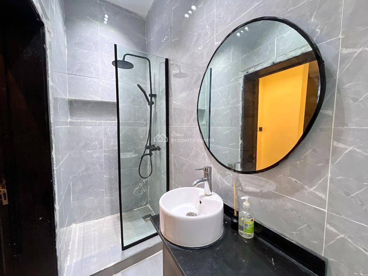 3 Bedroom Apartment with Pool & Ps5, Lekki Phase 1, Lekki, Lagos, Flat / Apartment Short Let