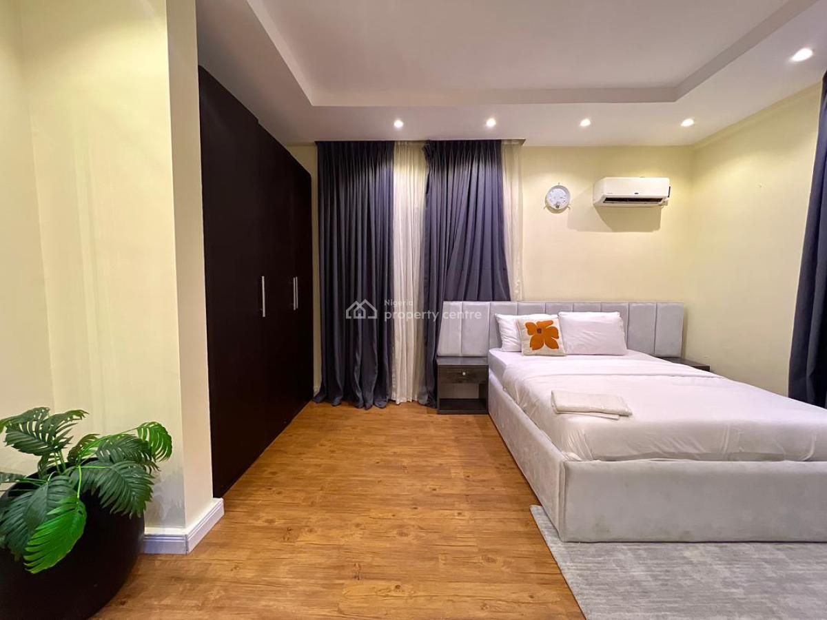 3 Bedroom Apartment with Pool & Ps5, Lekki Phase 1, Lekki, Lagos, Flat / Apartment Short Let
