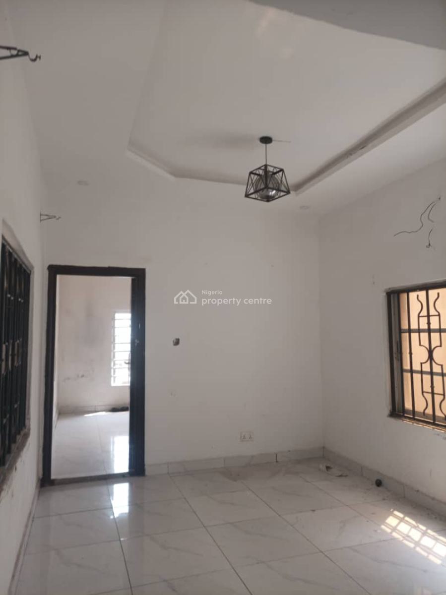 Clean 2 Bedroom Flat / Apartment, Conservation Road, Lekki Phase 2, Lekki, Lagos, Flat / Apartment for Rent