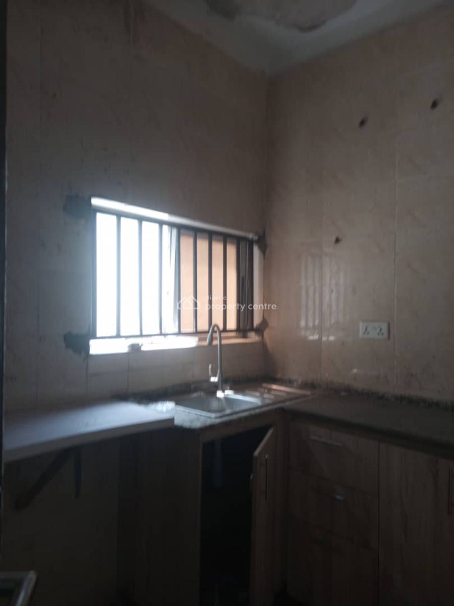 Clean 2 Bedroom Flat / Apartment, Conservation Road, Lekki Phase 2, Lekki, Lagos, Flat / Apartment for Rent