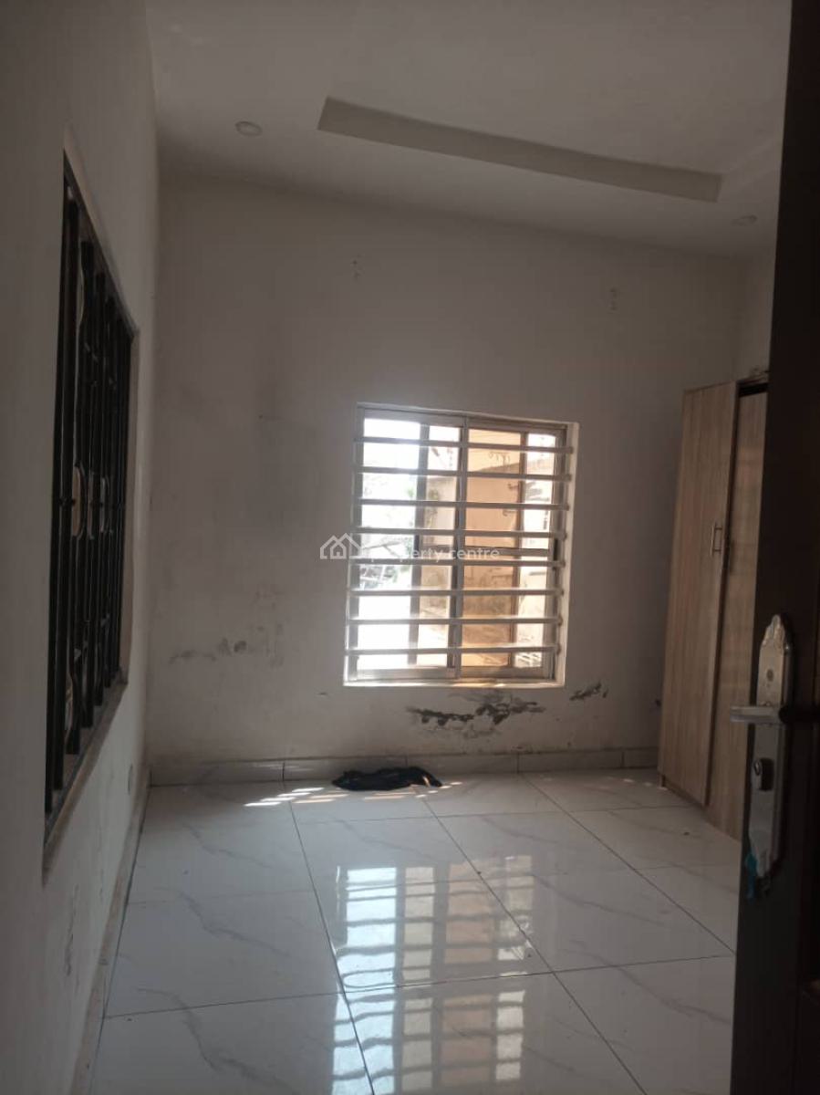 Clean 2 Bedroom Flat / Apartment, Conservation Road, Lekki Phase 2, Lekki, Lagos, Flat / Apartment for Rent