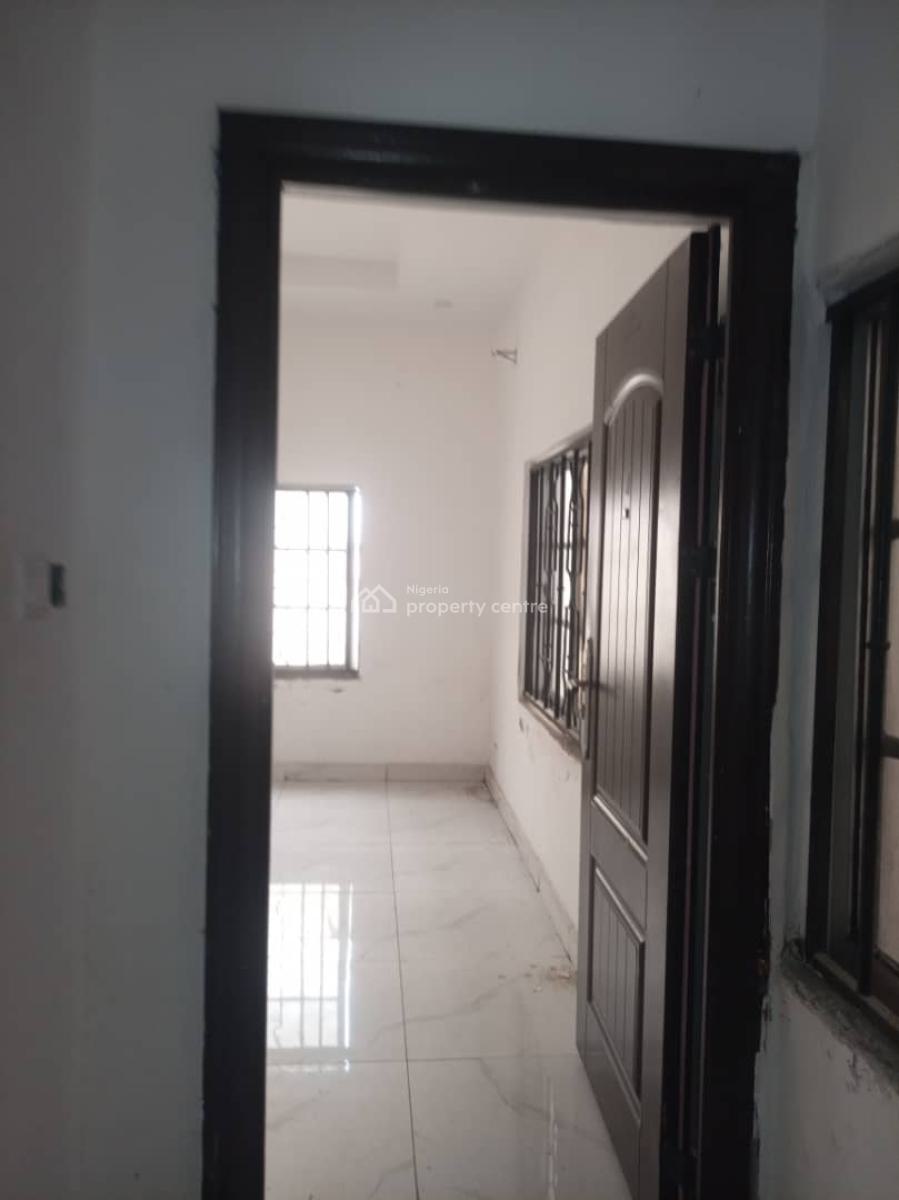 Clean 2 Bedroom Flat / Apartment, Conservation Road, Lekki Phase 2, Lekki, Lagos, Flat / Apartment for Rent