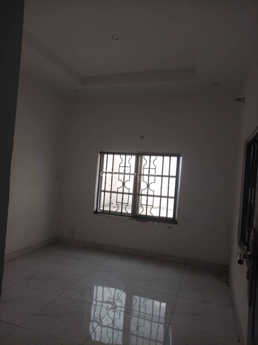 Clean 2 Bedroom Flat / Apartment, Conservation Road, Lekki Phase 2, Lekki, Lagos, Flat / Apartment for Rent