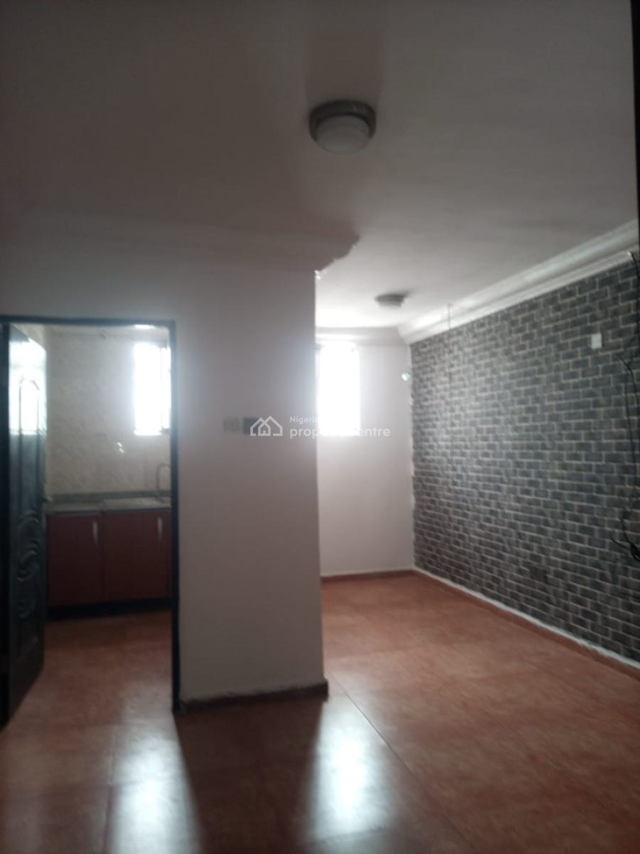 Nice 2 Bedroom Flat / Apartment, Orchid Road Before Orchid Roundabout, Lekki Phase 2, Lekki, Lagos, Flat / Apartment for Rent