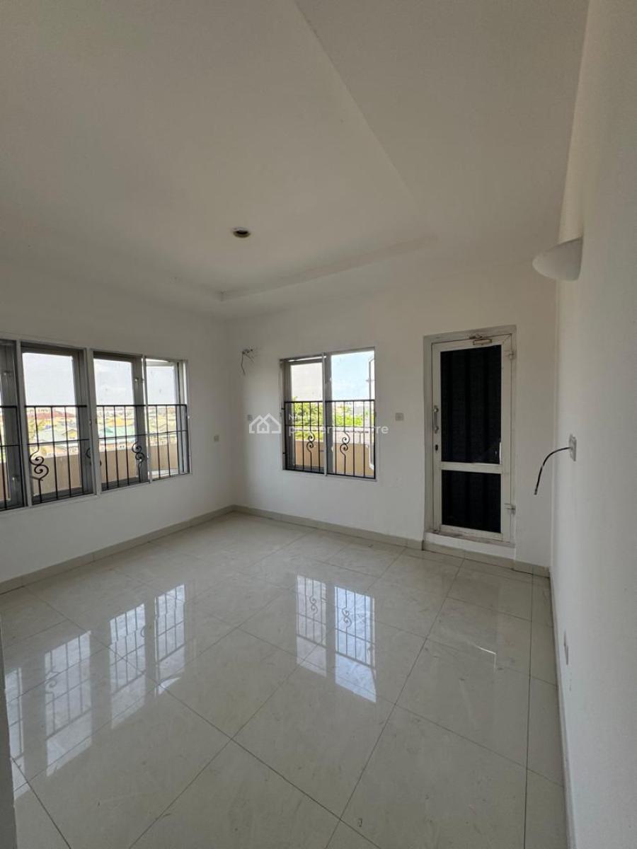 Well Maintained & Serviced 3 Bedroom Flat with 2bqs, Lekki Phase1, Lekki, Lagos, Flat / Apartment for Rent