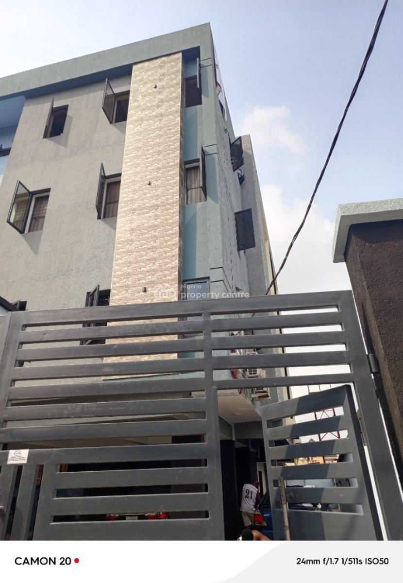 Super Luxurious 2bedrooms   Location: Surulere, Lagos Prices : 2, Secured Estate, Surulere, Lagos, Flat / Apartment for Sale