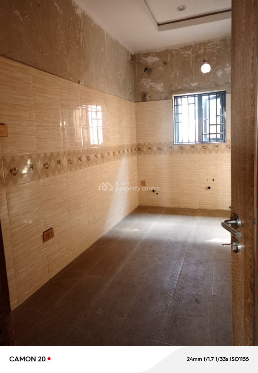 Super Luxurious 2bedrooms   Location: Surulere, Lagos Prices : 2, Secured Estate, Surulere, Lagos, Flat / Apartment for Sale