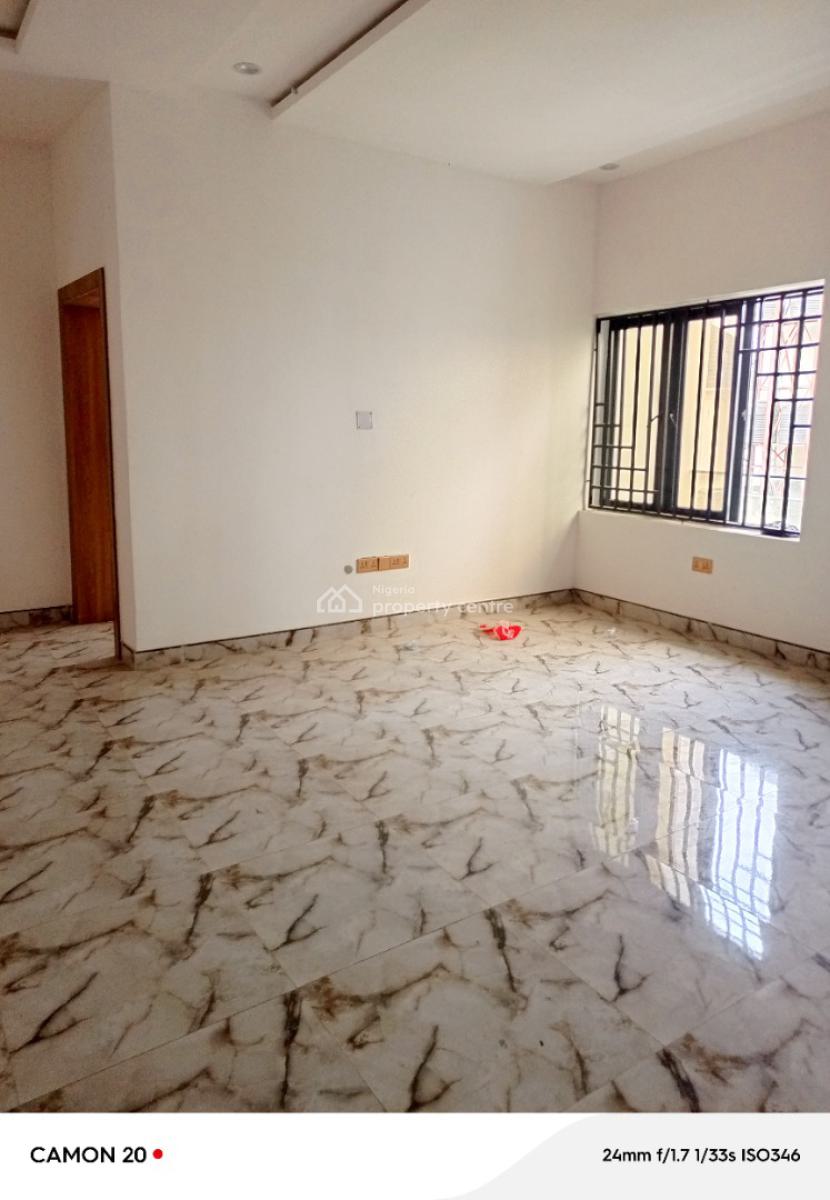 Super Luxurious 2bedrooms   Location: Surulere, Lagos Prices : 2, Secured Estate, Surulere, Lagos, Flat / Apartment for Sale