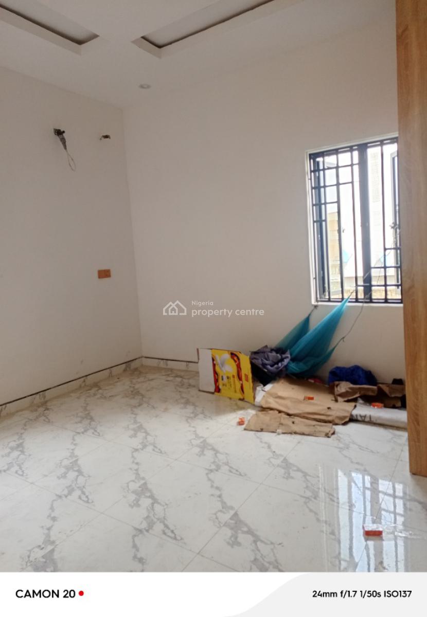 Super Luxurious 2bedrooms   Location: Surulere, Lagos Prices : 2, Secured Estate, Surulere, Lagos, Flat / Apartment for Sale